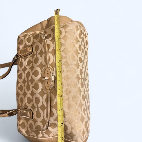 Coach - Picture 12 of 15